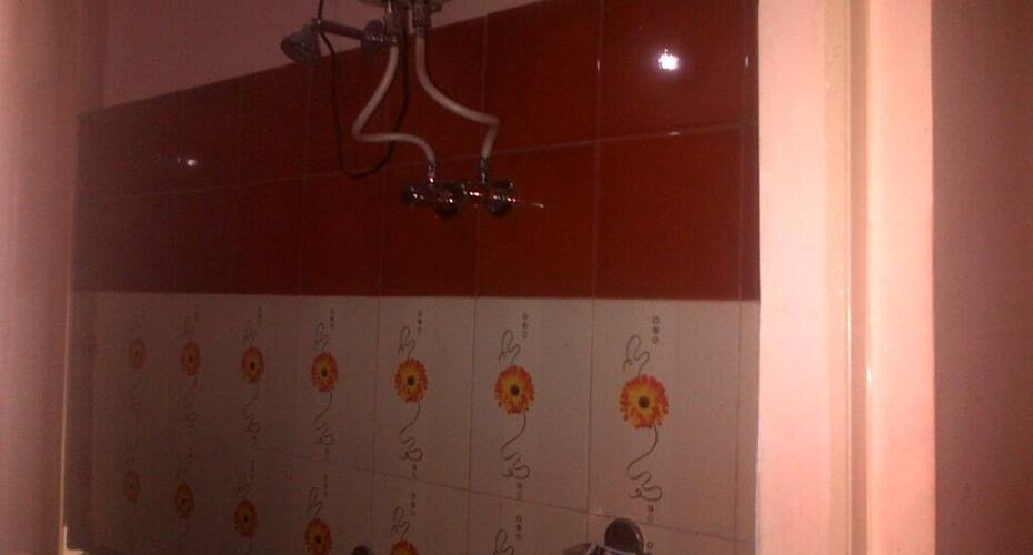Hotel Rajeev Residency, Barkot 4